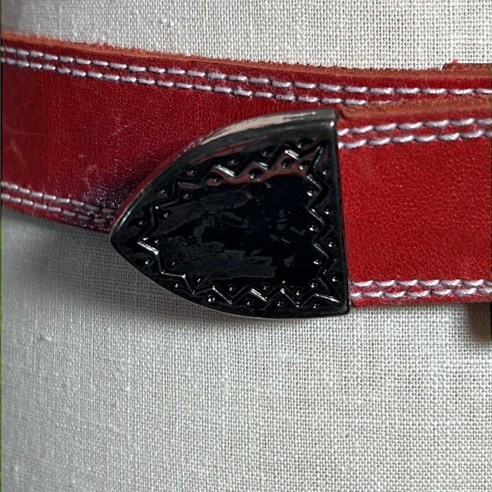 Liz Claiborne Red Leather Vintage Belt - Picture 2 of 8